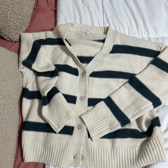 SPLENDID cardigan - Picture 13 of 15